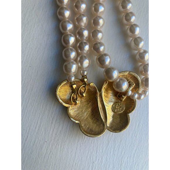 VINTAGE SIGNED K.J.L. FOR AVON FAUX PEARLS WITH ENAMEL BUTTERFLY 18" NECKLACE - Picture 10 of 16